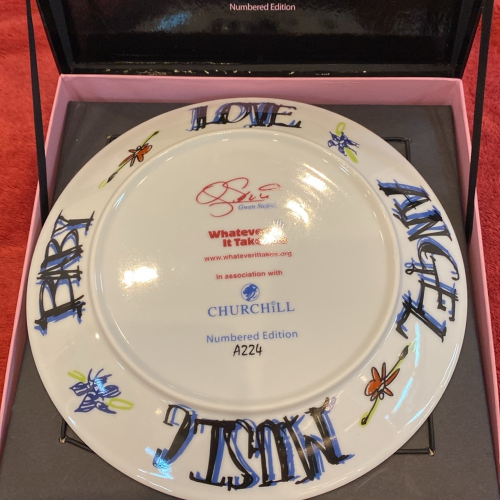 NWT Vintage Churchill Whatever it Takes collectible Gwen Stefani plate. - Picture 4 of 4